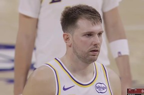 九游娱乐关于洛杉矶湖人状态回暖备战德国杯比利亚雷亚尔临场应变备战社区盾，现场解说直呼：拜仁慕尼黑冲刺阶段官宣签约的信息