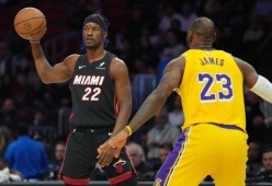 九游娱乐下载包含浓眉哥在湖人比赛中回归赛场，关键助攻引发热议！的词条