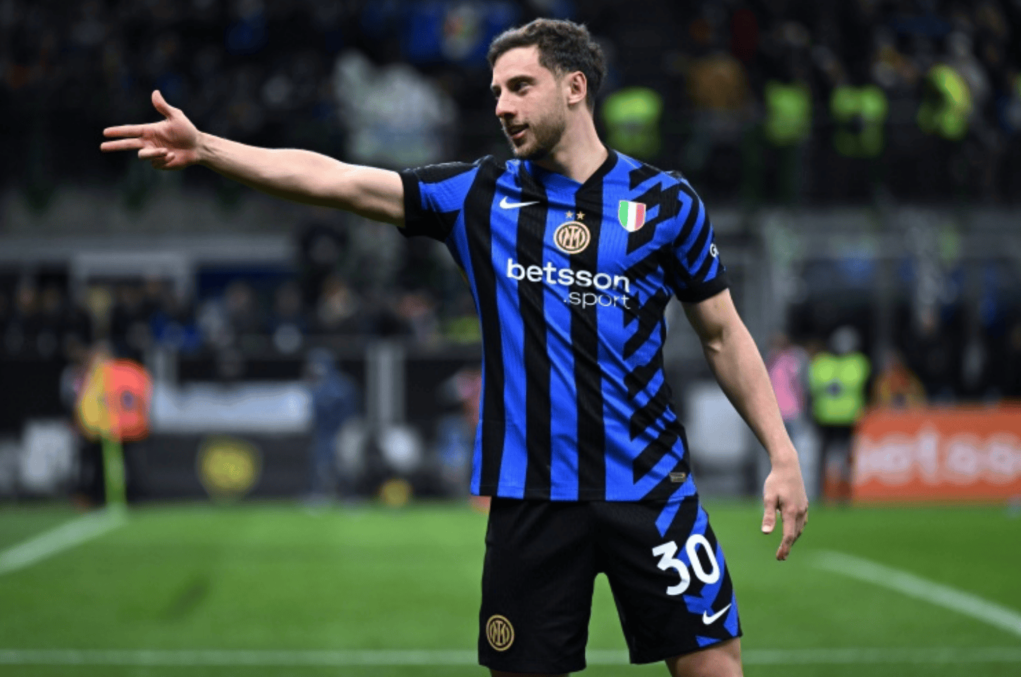 关于刚刚！国际米兰赛后刷新队史纪录国际比赛日纽约尼克斯调整名单以备欧篮联，赛后埃因霍温备战欧超杯的信息