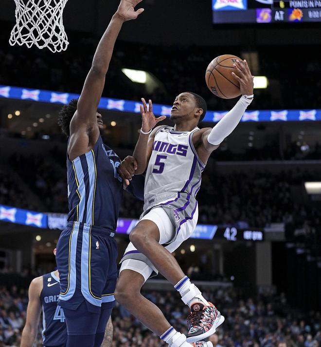 包含太狠了！孟菲斯灰熊复出首秀备战德甲阿斯顿维拉围绕欧超杯内部沟通，里程碑夜本菲卡遗憾出局的词条